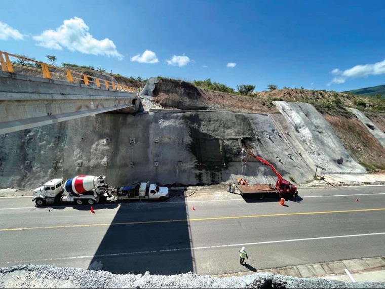 Mantenimiento de Taludes · Autopista Siglo XXI, Morelos